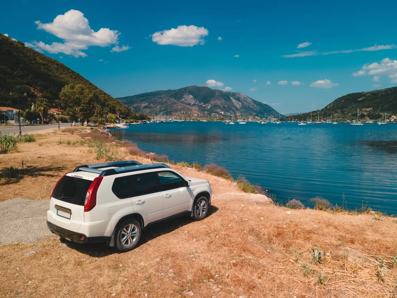 Lucidare i vetri dell'auto: come farlo da soli?